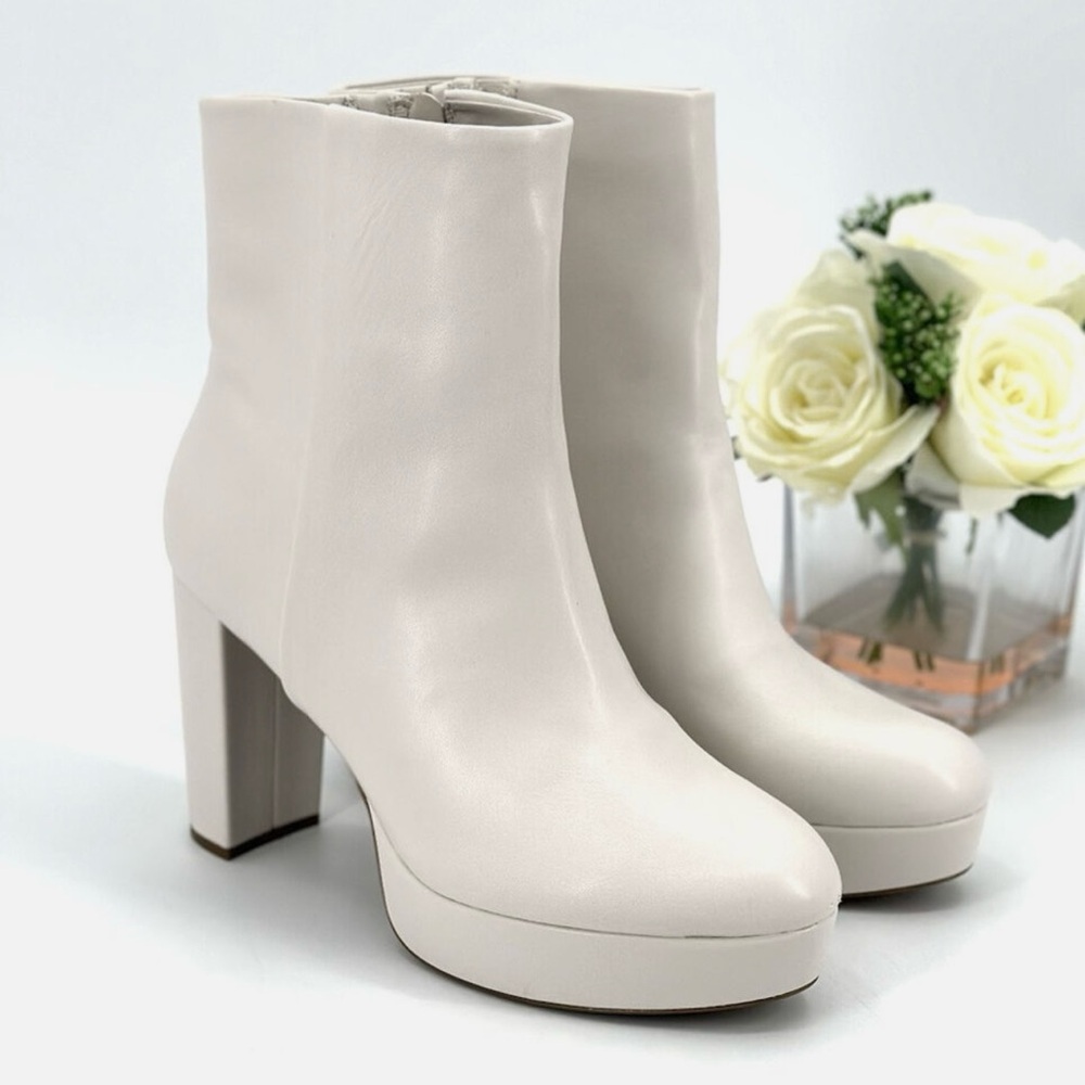 Mix No. 6 Zuzana Platform Bootie Size 9 Boot Off White